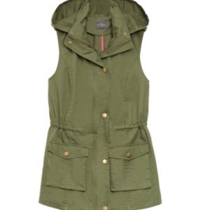 Sleeveless Cargo Vest